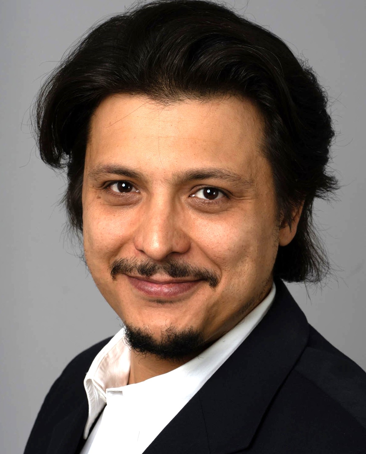 Professional portrait of Tolga Kizilirmak